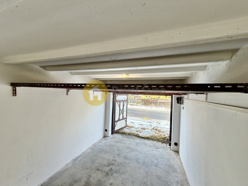 Pronájem krajní řadové garáže, Strakonice - Písecká