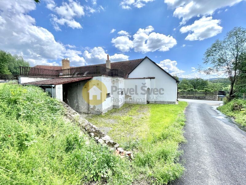 Prodej prostorného domu na Šumavě - obec Hořejšice/Dřešín