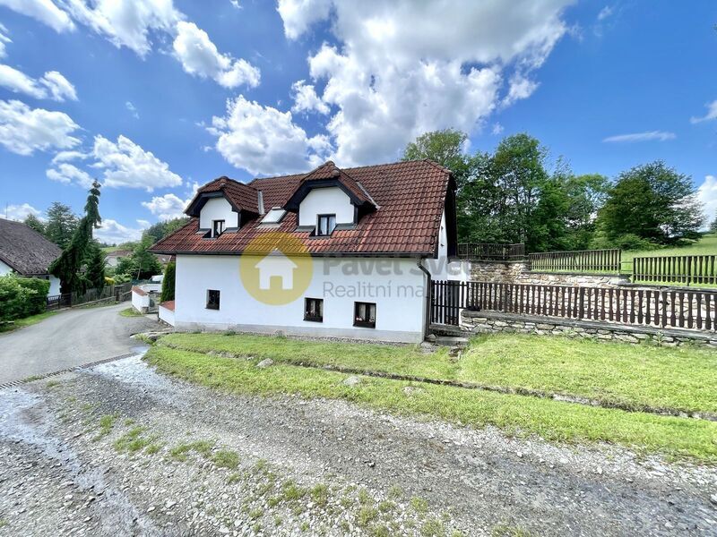 Prodej prostorného domu na Šumavě - obec Hořejšice/Dřešín