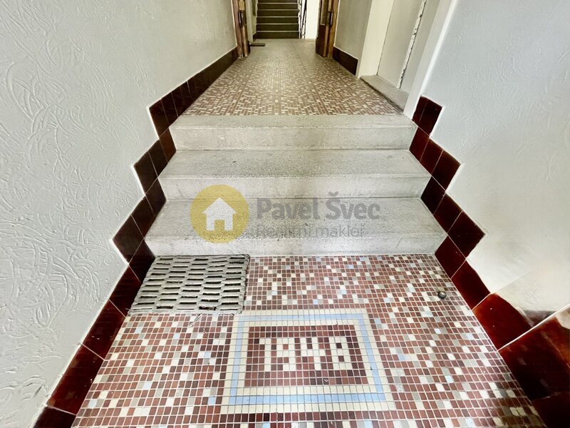 Prodej prostorného byt 2+1, balkon, komora, sklep, Strakonice