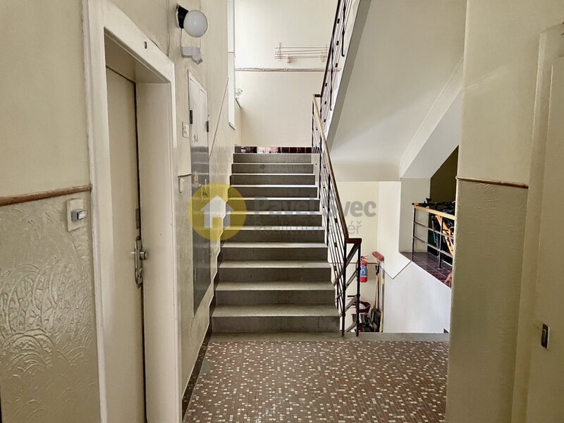 Prodej prostorného byt 2+1, balkon, komora, sklep, Strakonice