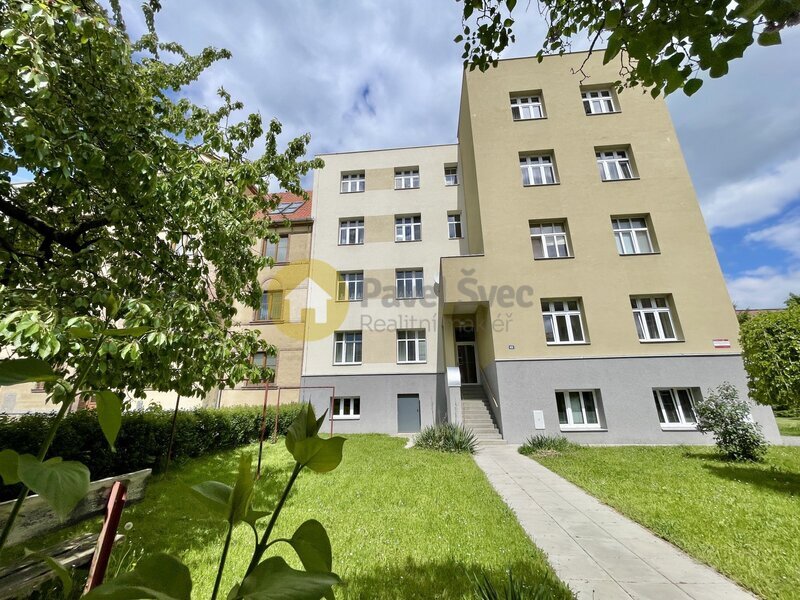 Prodej prostorného byt 2+1, balkon, komora, sklep, Strakonice