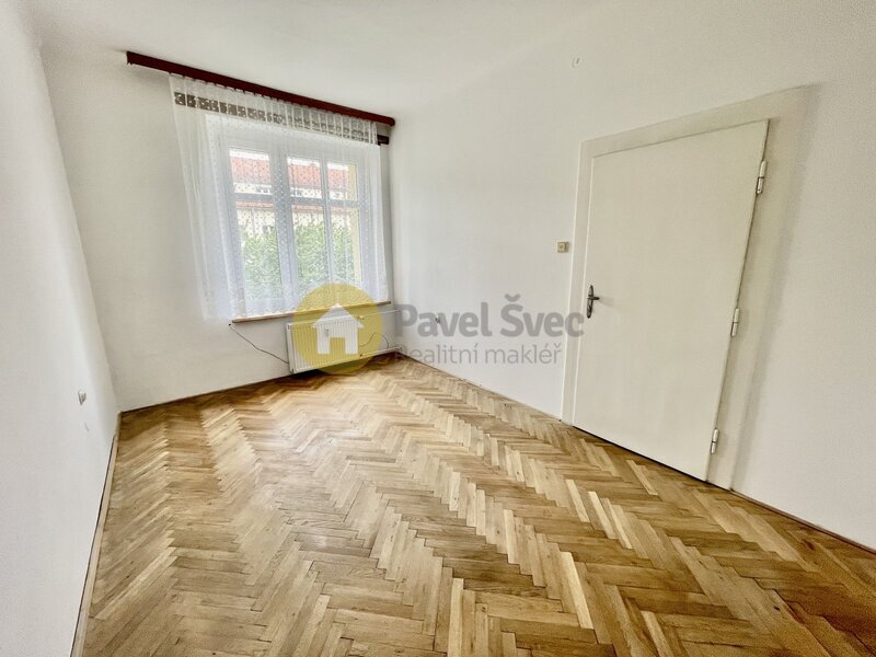 Prodej prostorného byt 2+1, balkon, komora, sklep, Strakonice