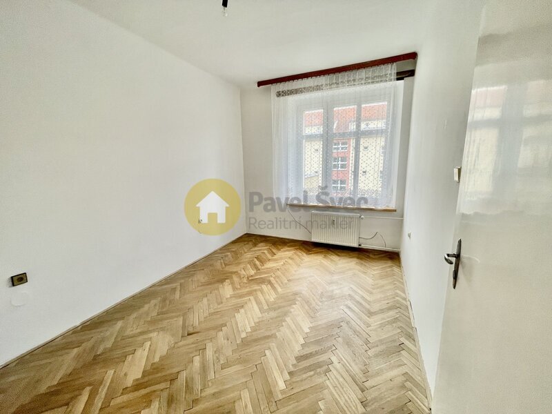 Prodej prostorného byt 2+1, balkon, komora, sklep, Strakonice