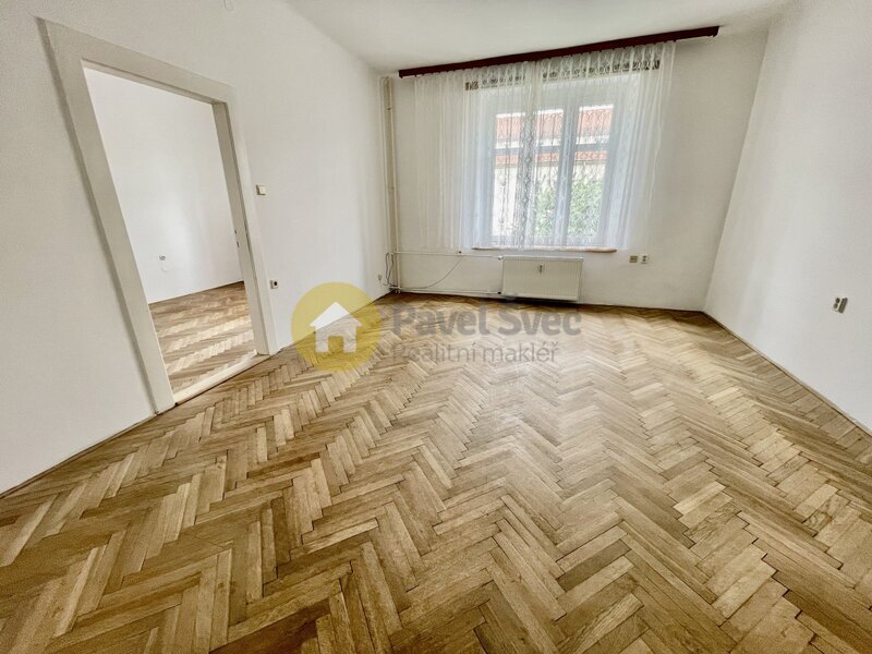 Prodej prostorného byt 2+1, balkon, komora, sklep, Strakonice