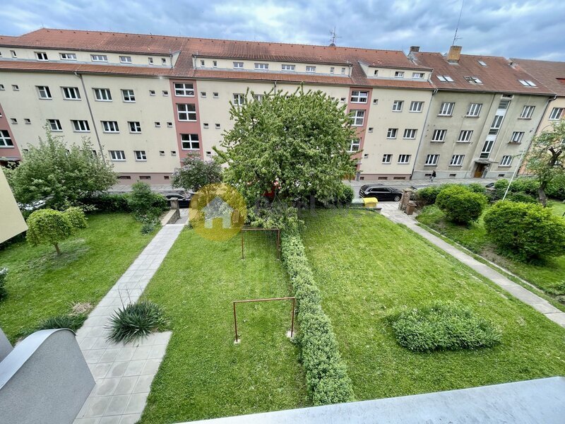 Prodej prostorného byt 2+1, balkon, komora, sklep, Strakonice