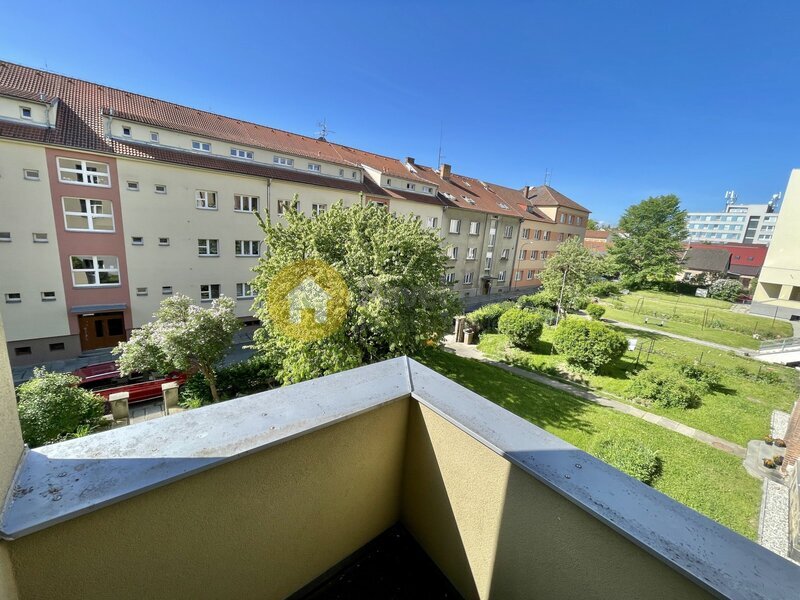 Prodej prostorného byt 2+1, balkon, komora, sklep, Strakonice