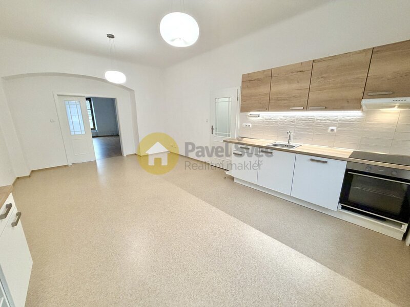 Pronájem bytu 2+kk, 60 m2, centrum města Strakonic