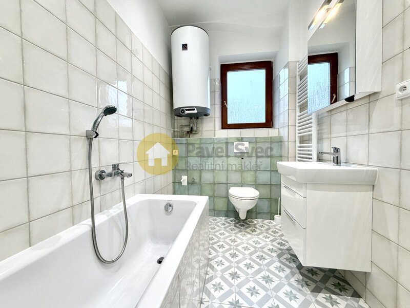 Pronájem bytu 2+kk, 60 m2, centrum města Strakonic