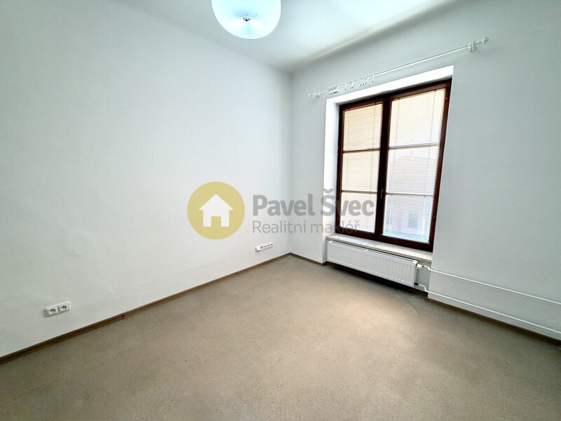 Pronájem bytu 1+kk, 21 m2, centrum města Strakonic