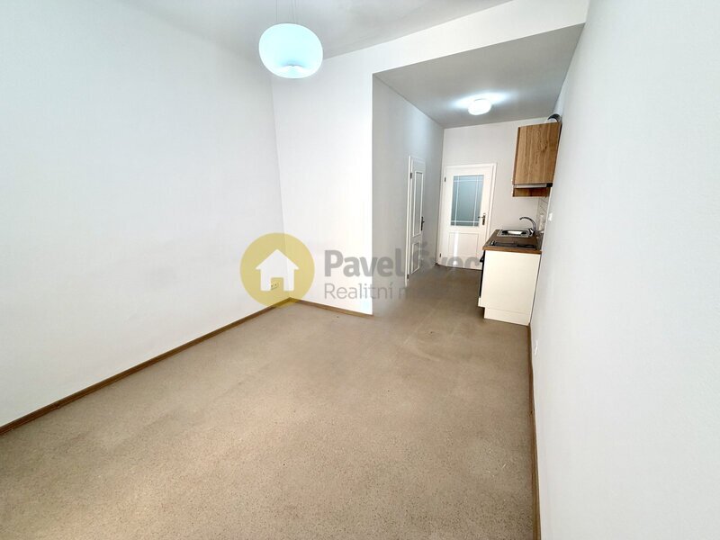 Pronájem bytu 1+kk, 21 m2, centrum města Strakonic