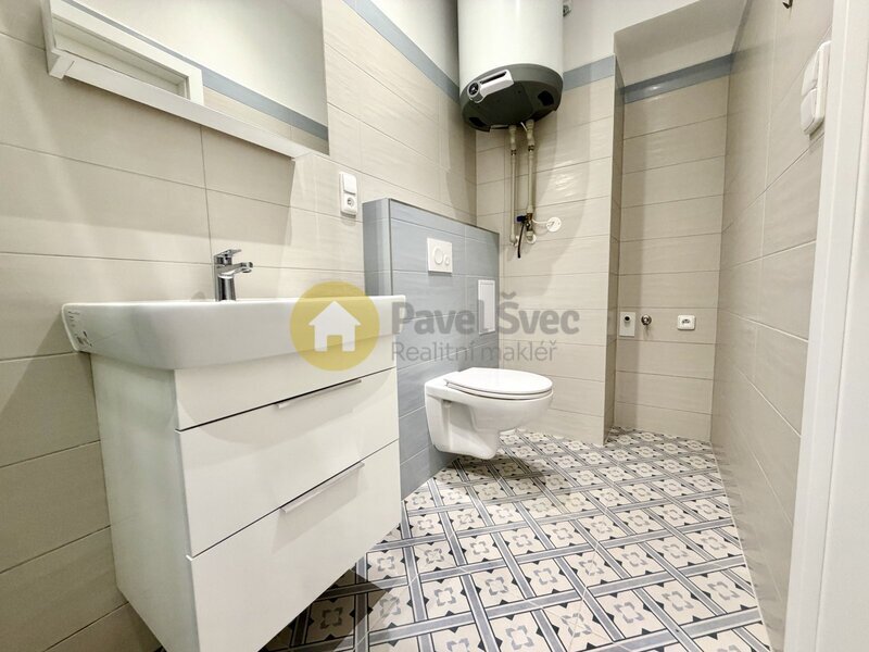 Pronájem bytu 1+kk, 21 m2, centrum města Strakonic