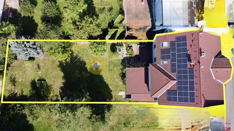 Prostorný rodinný dům s FVE, tři byty s užitnou plochou 215 m2 a krásnou zahradou - Strakonice