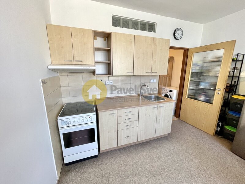 Pronájem 2+kk, 37 m2, balkon/sklep, ul. Luční, Strakonice