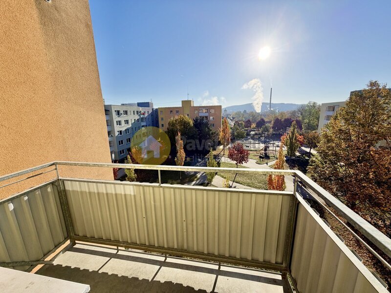Pronájem 2+kk, 41 m2, balkon/sklep, sídliště Mír, Strakonice