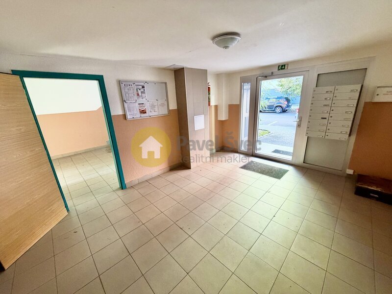 Pronájem 2+kk, 41 m2, balkon/sklep, sídliště Mír, Strakonice