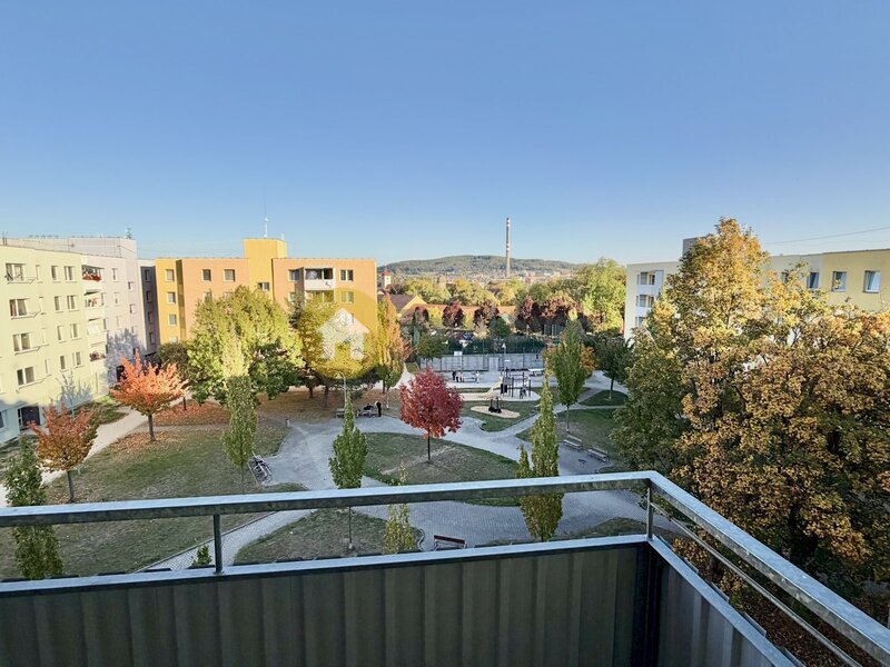 Pronájem 2+kk, 41 m2, balkon/sklep, sídliště Mír, Strakonice