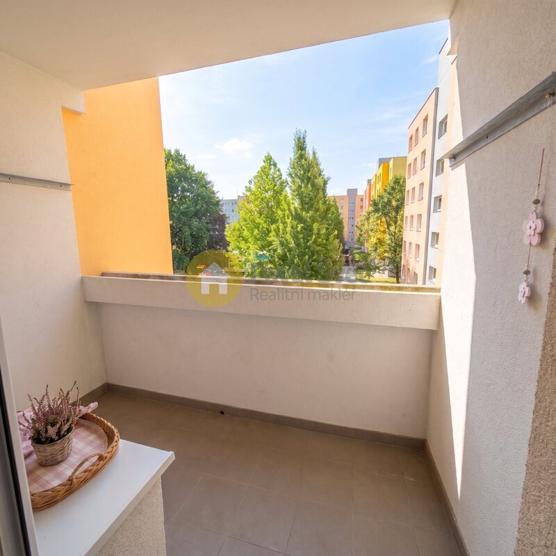Prodej bytu 2+kk, 44 m2, lodžie/sklep, sídliště Mír, Strakonice