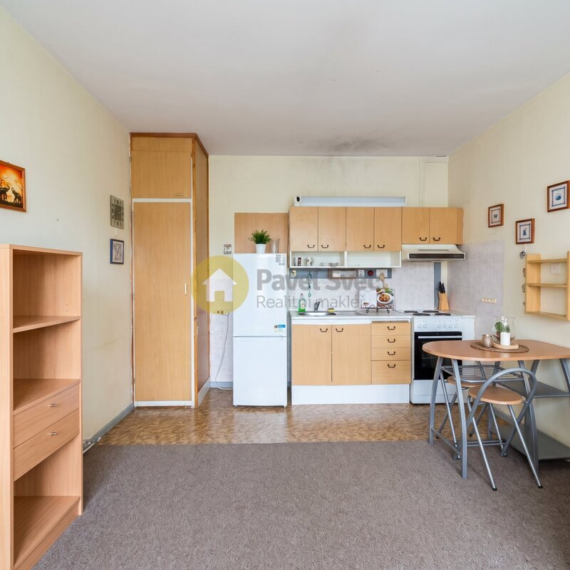 Prodej bytu 2+kk, 44 m2, lodžie/sklep, sídliště Mír, Strakonice
