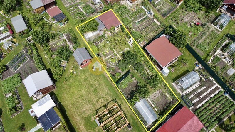 Prodej zahrádky s chatkou na vlastním pozemku 220 m2, Strakonice - lokalita Barvínkov