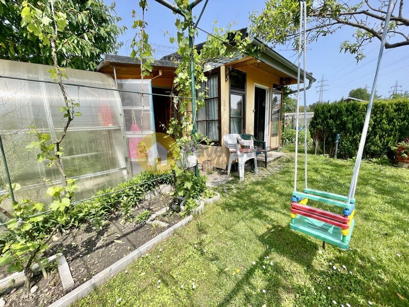Prodej zahrádky s chatkou na vlastním pozemku 220 m2, Strakonice - lokalita Barvínkov