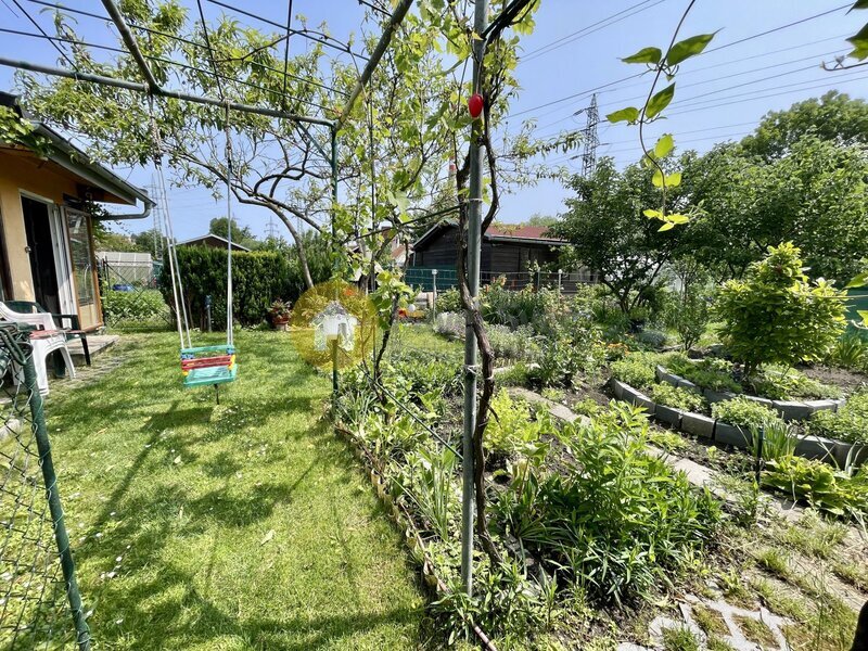 Prodej zahrádky s chatkou na vlastním pozemku 220 m2, Strakonice - lokalita Barvínkov