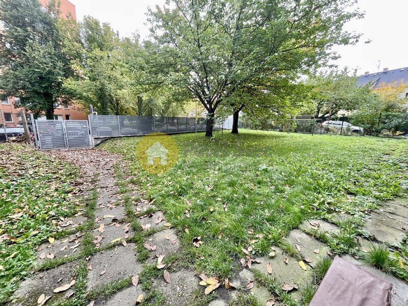 Pronájem bytu 2+1, 62 m2, lodžie, sklep, ul. Bezděkovská, Strakonice