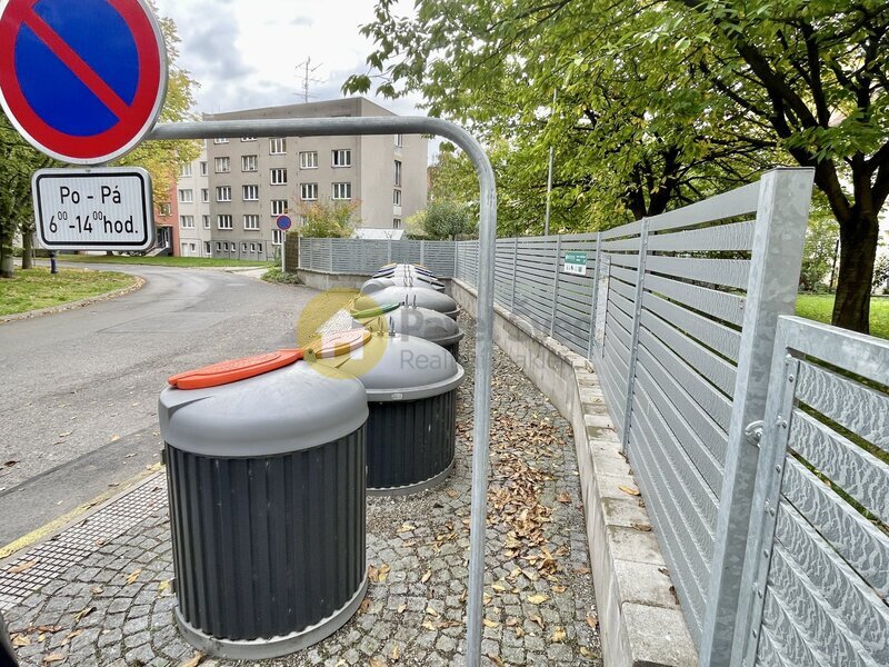 Pronájem bytu 2+1, 62 m2, lodžie, sklep, ul. Bezděkovská, Strakonice