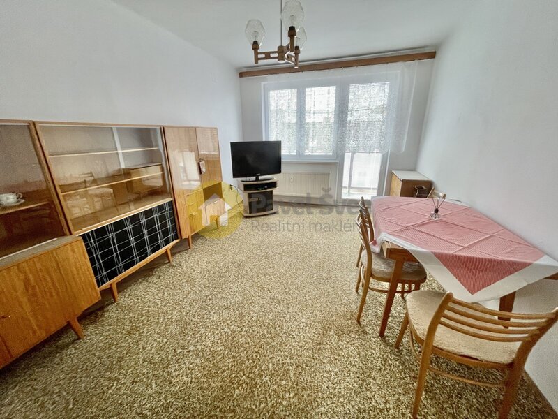 Pronájem bytu 2+1, 62 m2, lodžie, sklep, ul. Bezděkovská, Strakonice