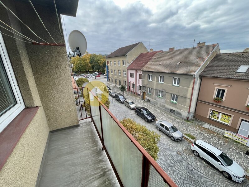 Pronájem bytu 2+1, 62 m2, lodžie, sklep, ul. Bezděkovská, Strakonice