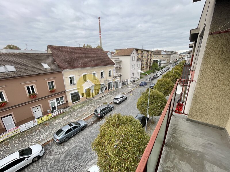 Pronájem bytu 2+1, 62 m2, lodžie, sklep, ul. Bezděkovská, Strakonice