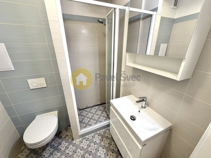 Pronájem mezonetového bytu 1+kk, 32 m2, centrum města Strakonic