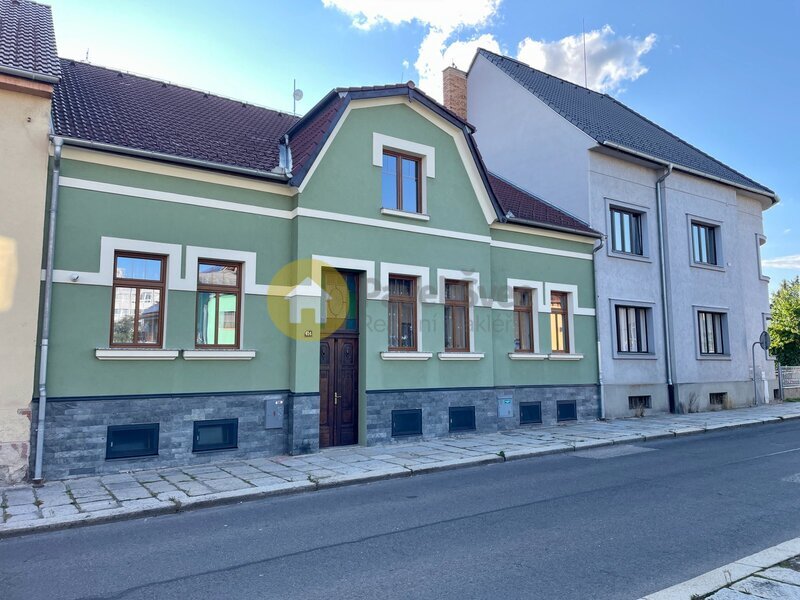 Pronájem nové podkrovní garsonky 53 m2, Strakonice