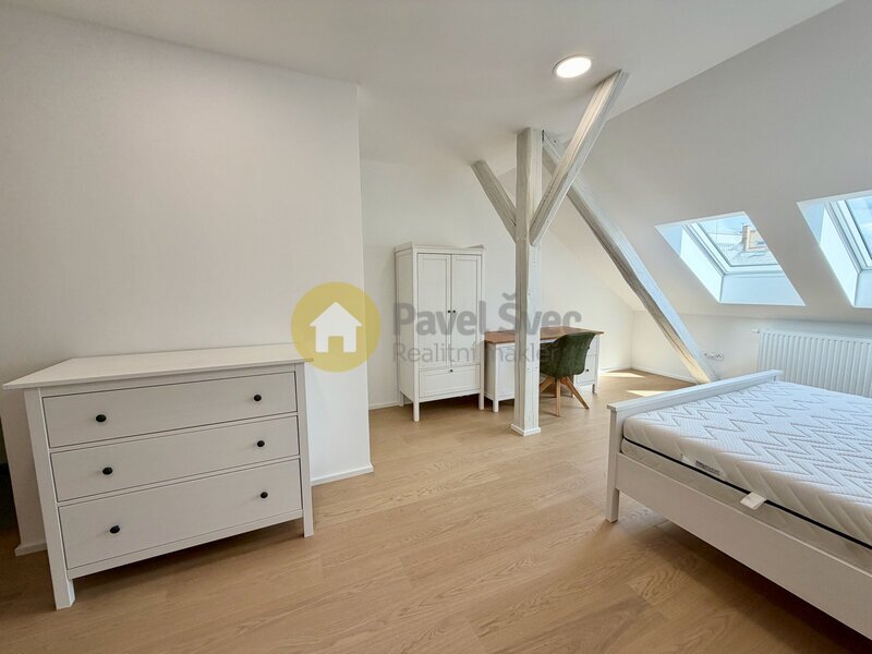 Pronájem nové podkrovní garsonky 53 m2, Strakonice