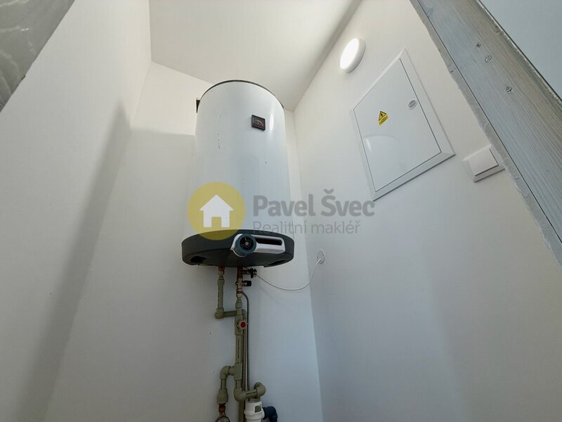 Pronájem nové podkrovní garsonky 53 m2, Strakonice
