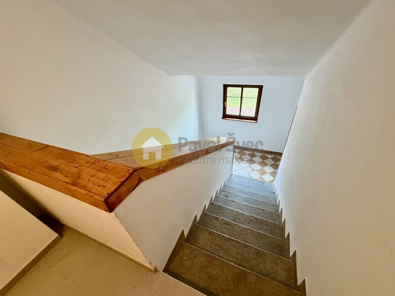 Pronájem nové podkrovní garsonky 53 m2, Strakonice